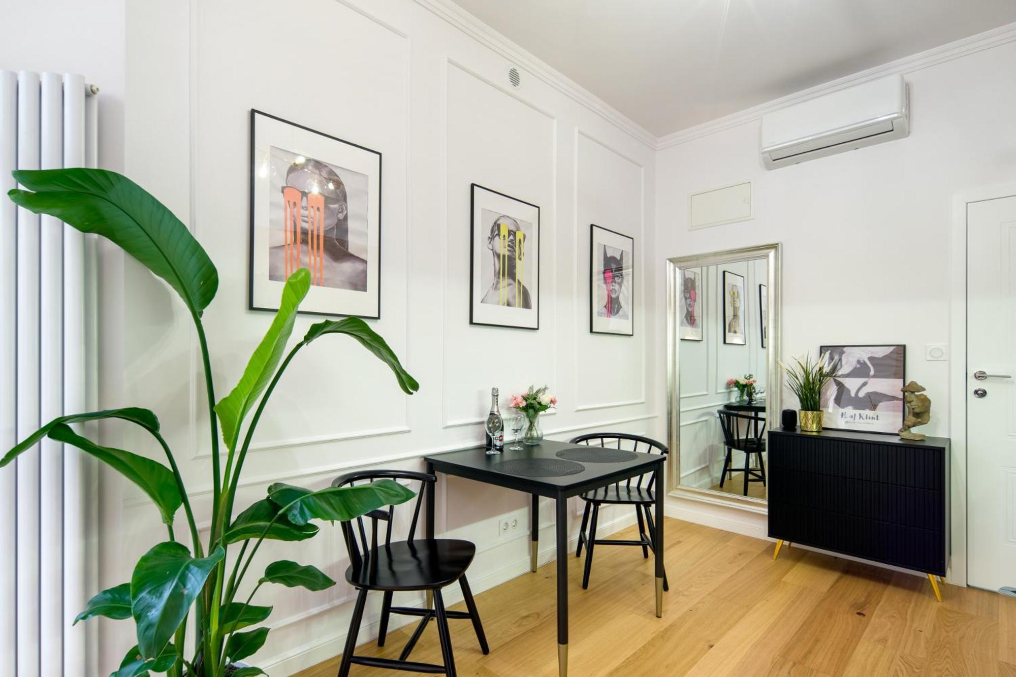 Discover Krakow Apartments - Lubomirskiego St - Classic & Modern - Near Main Station, Netflix And Ac المظهر الخارجي الصورة