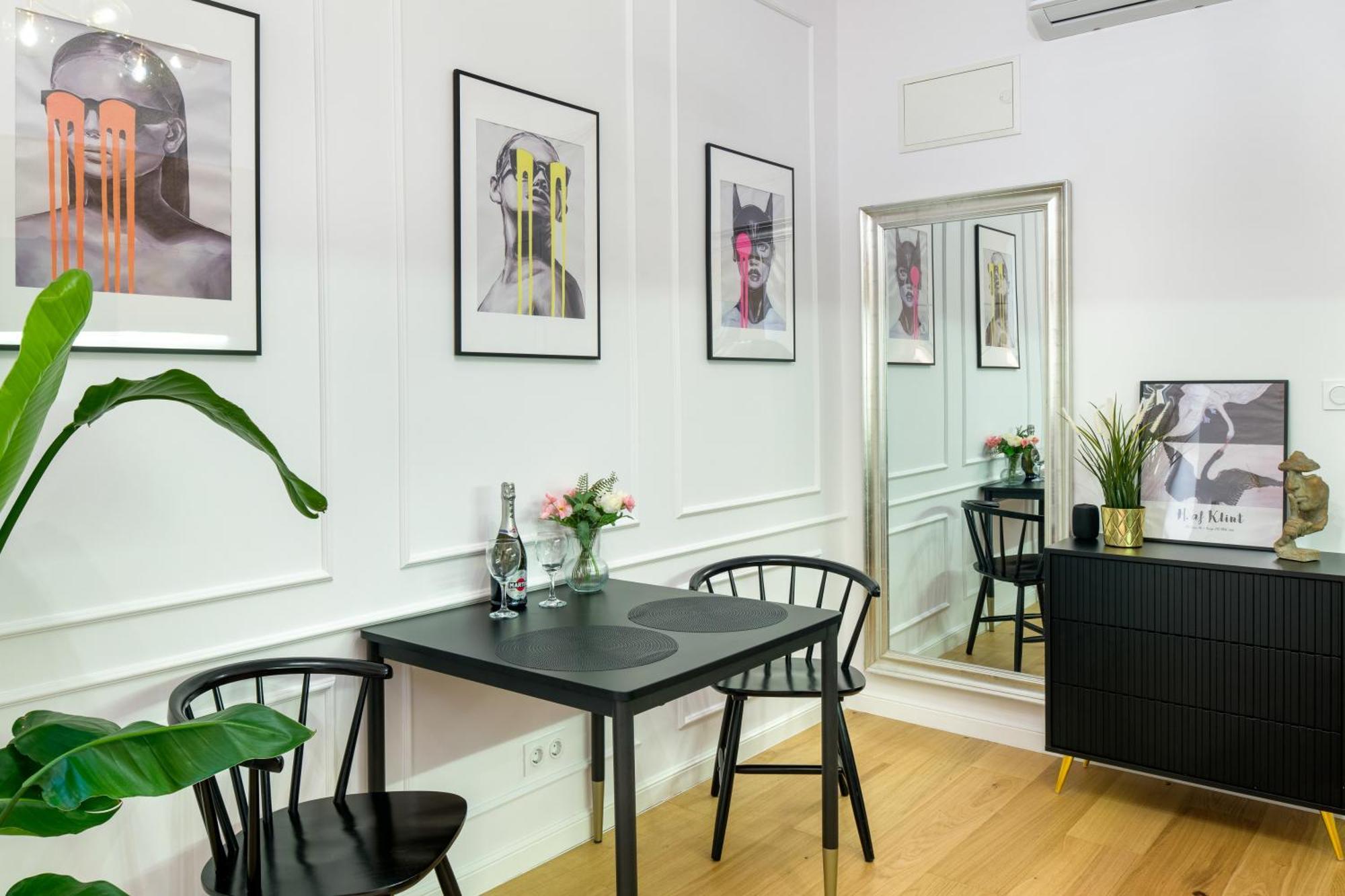 Discover Krakow Apartments - Lubomirskiego St - Classic & Modern - Near Main Station, Netflix And Ac المظهر الخارجي الصورة