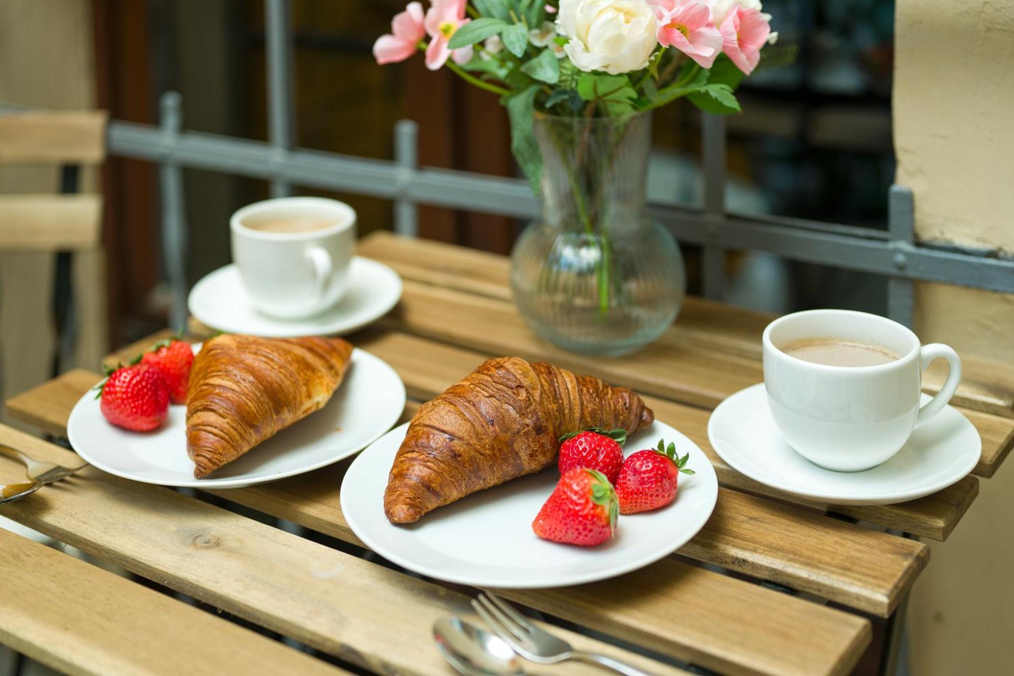 Discover Krakow Apartments - Lubomirskiego St - Classic & Modern - Near Main Station, Netflix And Ac المظهر الخارجي الصورة