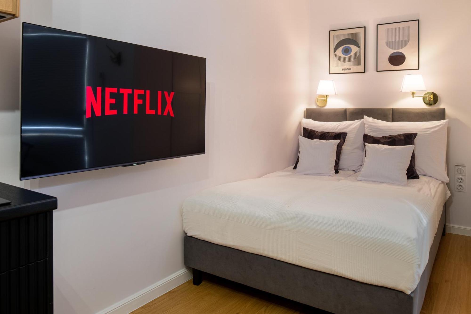 Discover Krakow Apartments - Lubomirskiego St - Classic & Modern - Near Main Station, Netflix And Ac المظهر الخارجي الصورة
